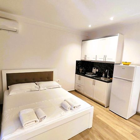 Hola Rooms Ksamil Ngoại thất bức ảnh